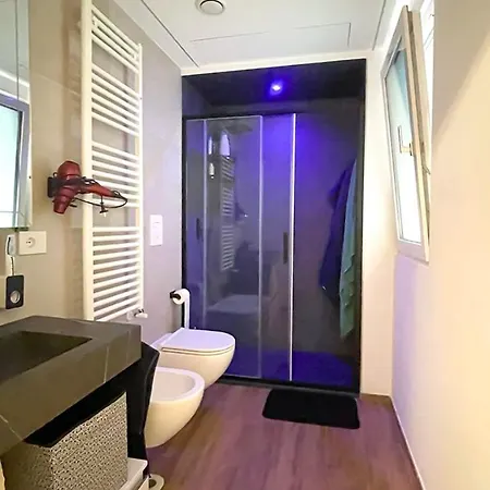 Tony Maison - Amazing Seaview In A Modern Apartment *