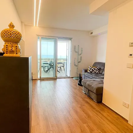 Tony Maison - Amazing Seaview In A Modern Apartment