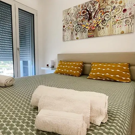 Tony Maison - Amazing Seaview In A Modern * バーリ